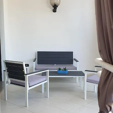 Cocteau House Apartmán