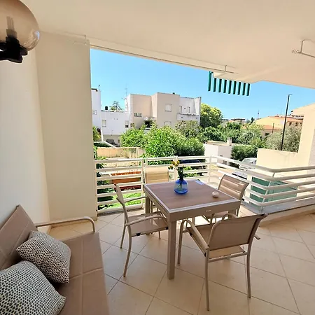 Cocteau House شقة