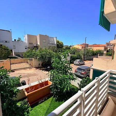 Cocteau House شقة