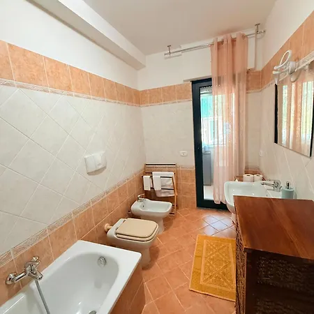 Cocteau House أولبيا