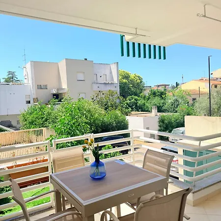 Cocteau House * أولبيا